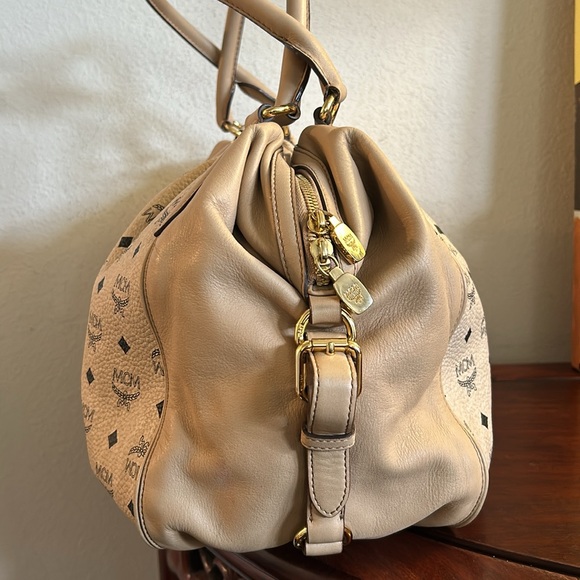 MCM Large Shoulder Bag - Picture 4 of 10